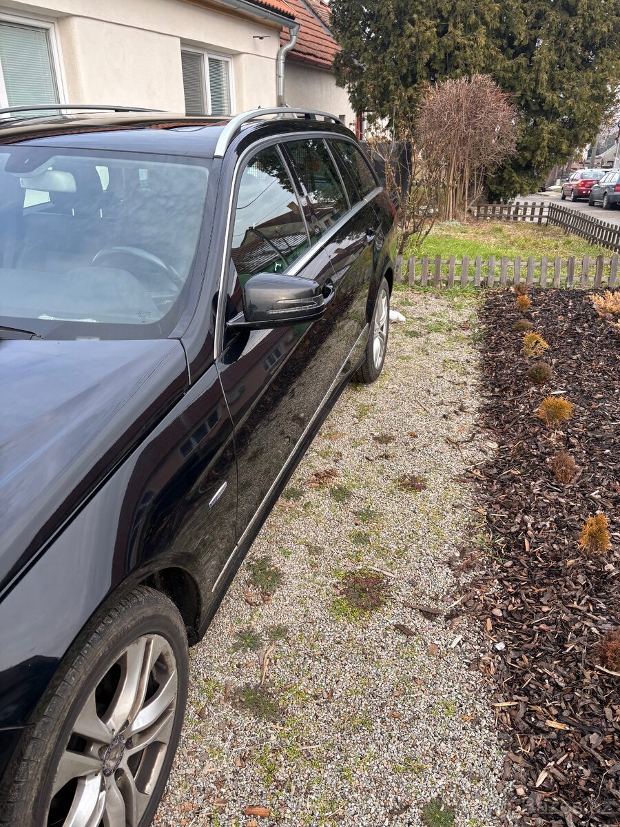 Mercedes-Benz Třídy E, E 220 CDI BlueEFFICIENCY - 10