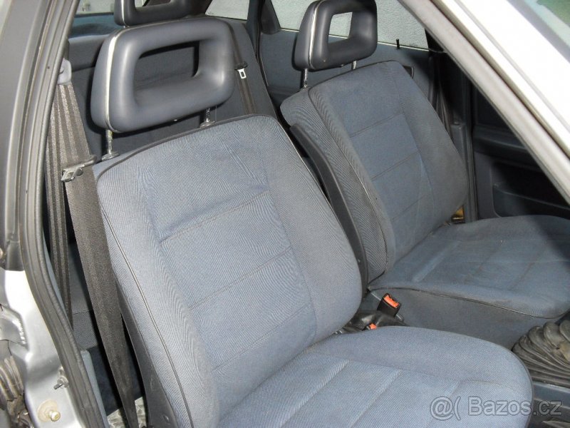 Audi 100 2.3E 1987 Velmi zachovalá CENA 80.000 Kč - 10