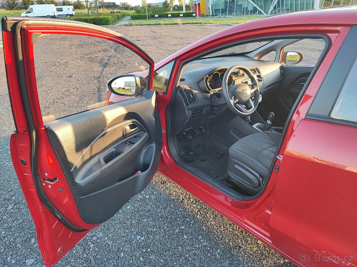 Kia Rio 2012 1.4 benzín 80 kW - 10