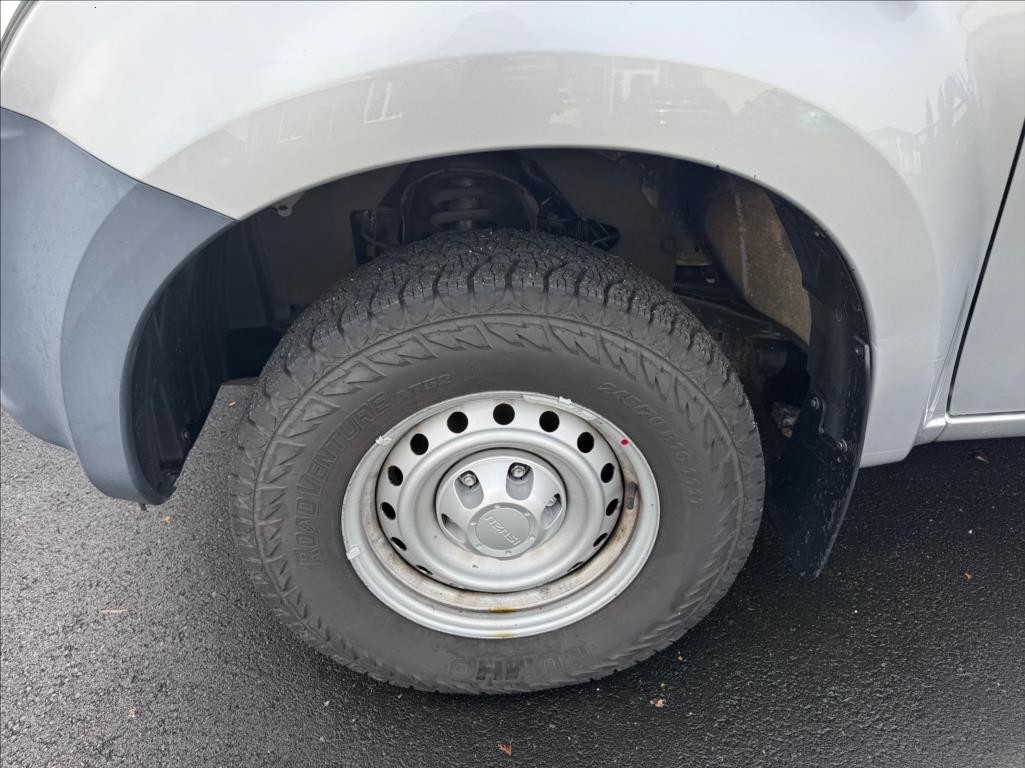 Isuzu D-Max 1,9 4x4, tažné, sklopka (2020) - 10