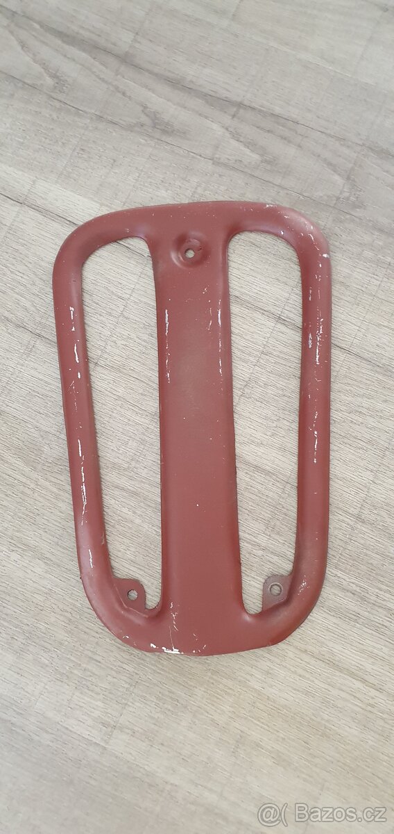 Jawa 50 pionýr 550, 555 prsíčka, dvířka, podsedláky, víčko - 10