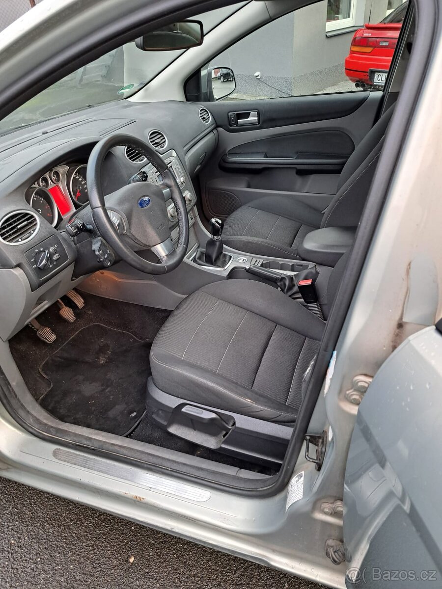 Ford Focus 1.6 benzín 74kW - 10