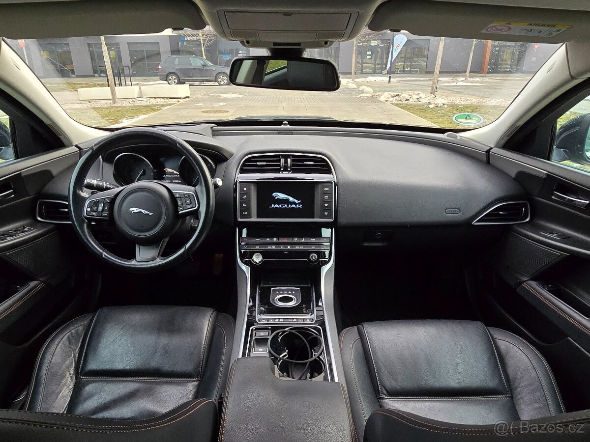 Jaguar XE 2.0d 132 kW - 10