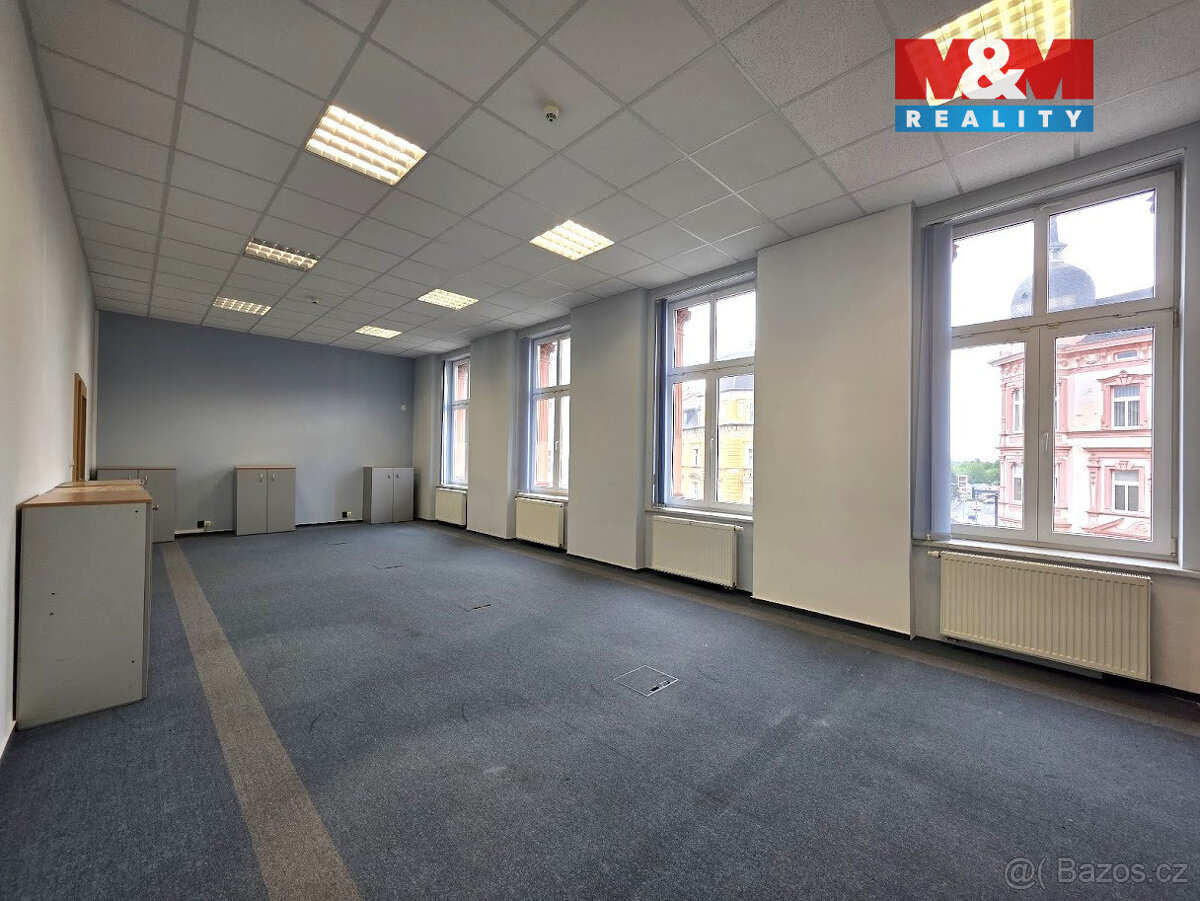 Pronájem kanceláří přímo u pěší zóny v Chebu, ul. Májová - 10