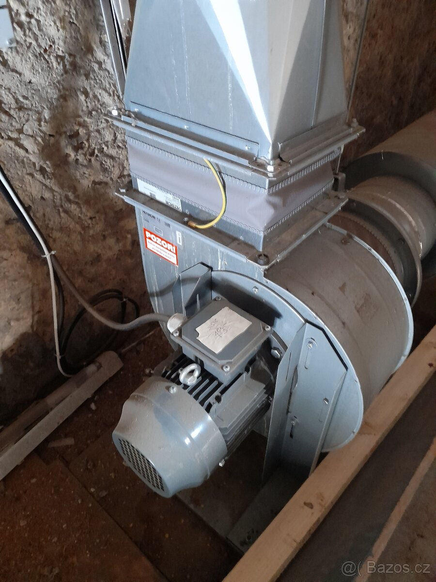 Digestoře - soustava včetně olejových filtrů - 10