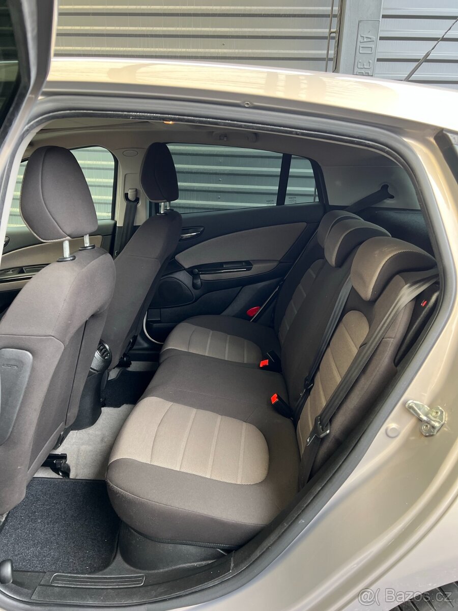 Fiat Bravo, 66 kW, 1.4i, KLIMA, PANORAMA - 10