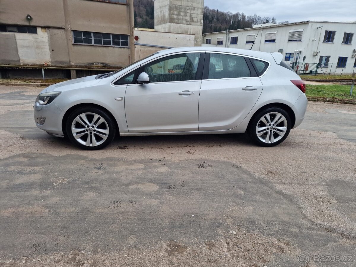 OPEL ASTRA J r.v 2010, - 10