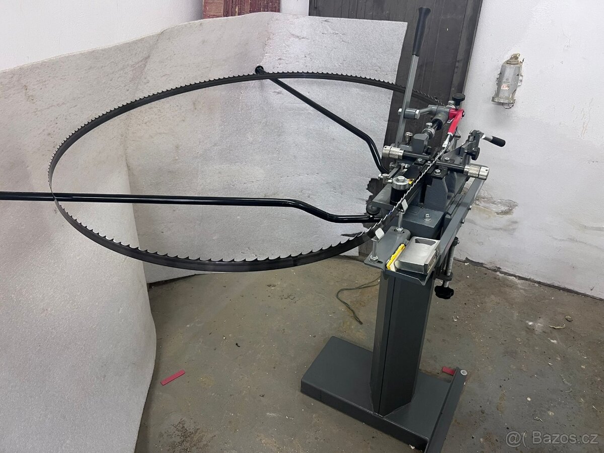 Mobilní kmenová pásová pila - 10
