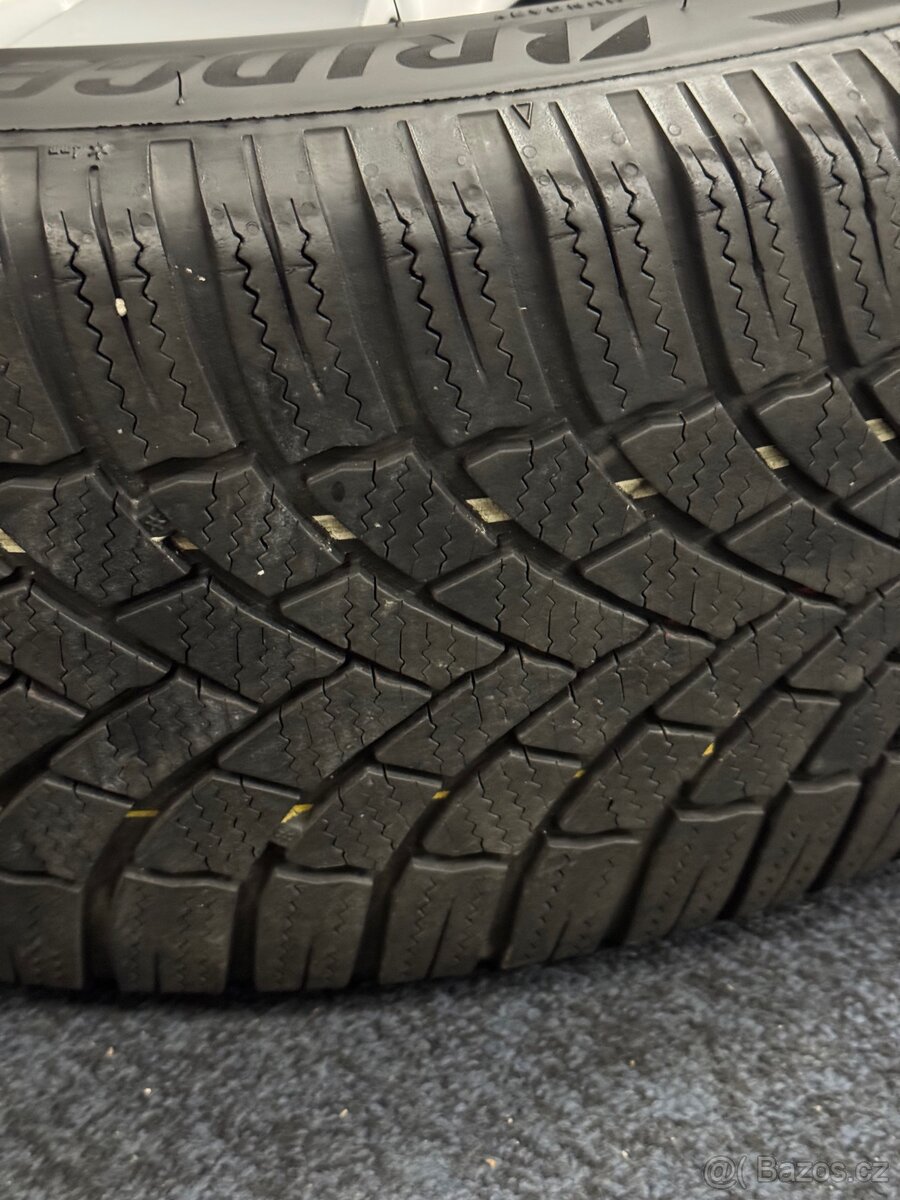 205/50 R17 zimní originální sada alu VW Golf 8 - 10