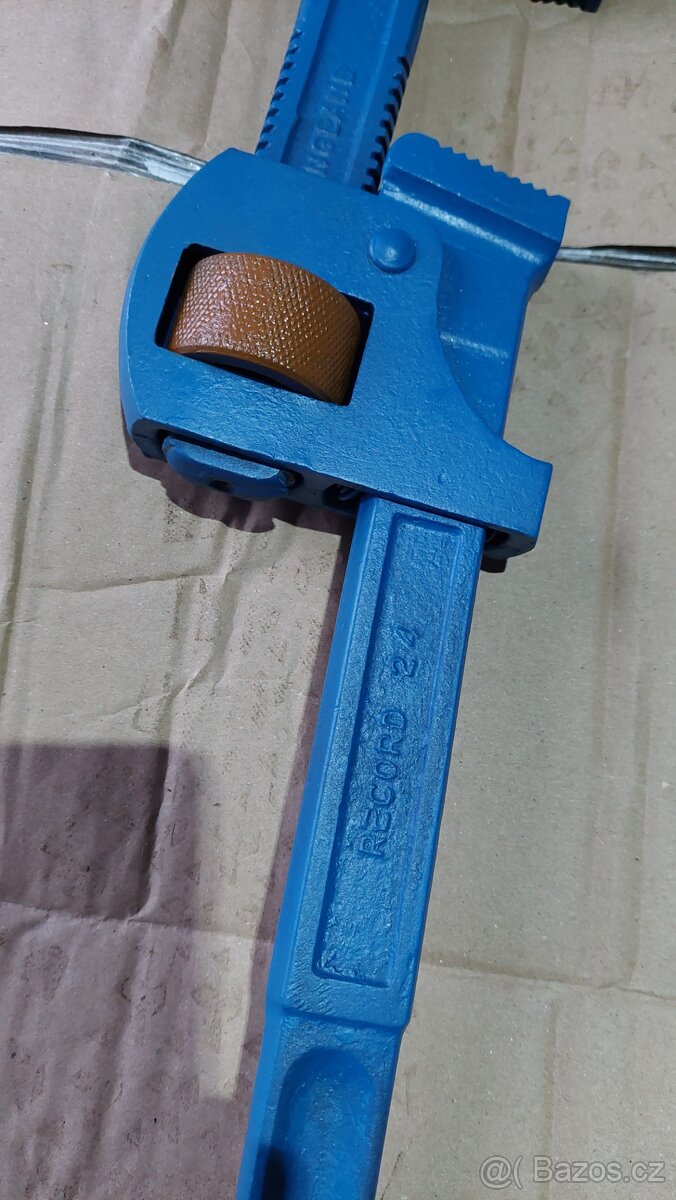 Velký hasák montážní klíč - 10
