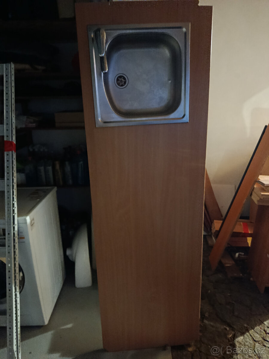 Prodám WC Geberit, umyvadla, desku s dřezem. - 10