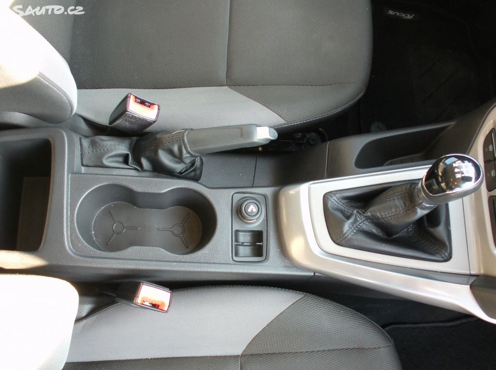 Ford Focus 1,6 16V kombi PDCvyhř.sklo,servisFORD,101tis.km - 10