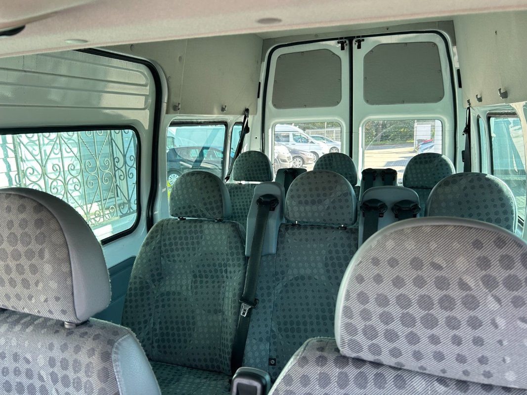 Ford Transit 2.2 TDCI L2H2 9 míst - 10