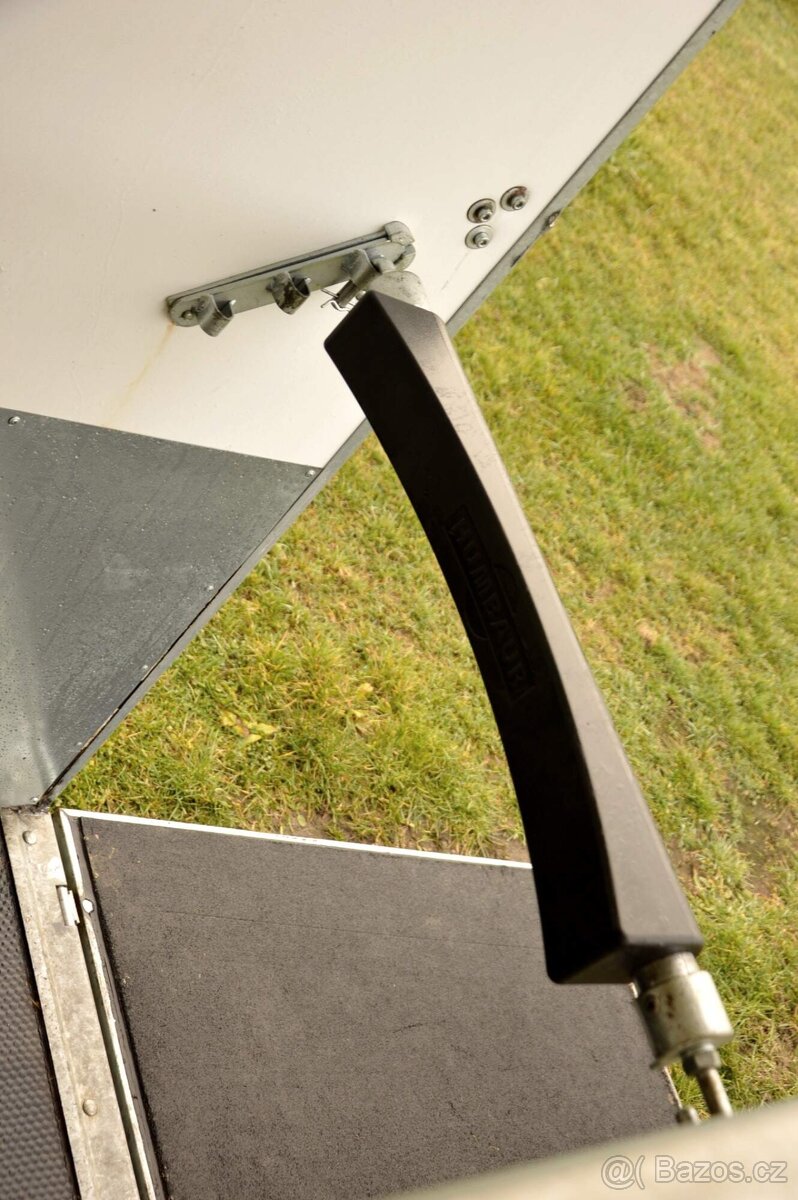 Přepravník pro 2 koně Humbaur Balios Aero - 10