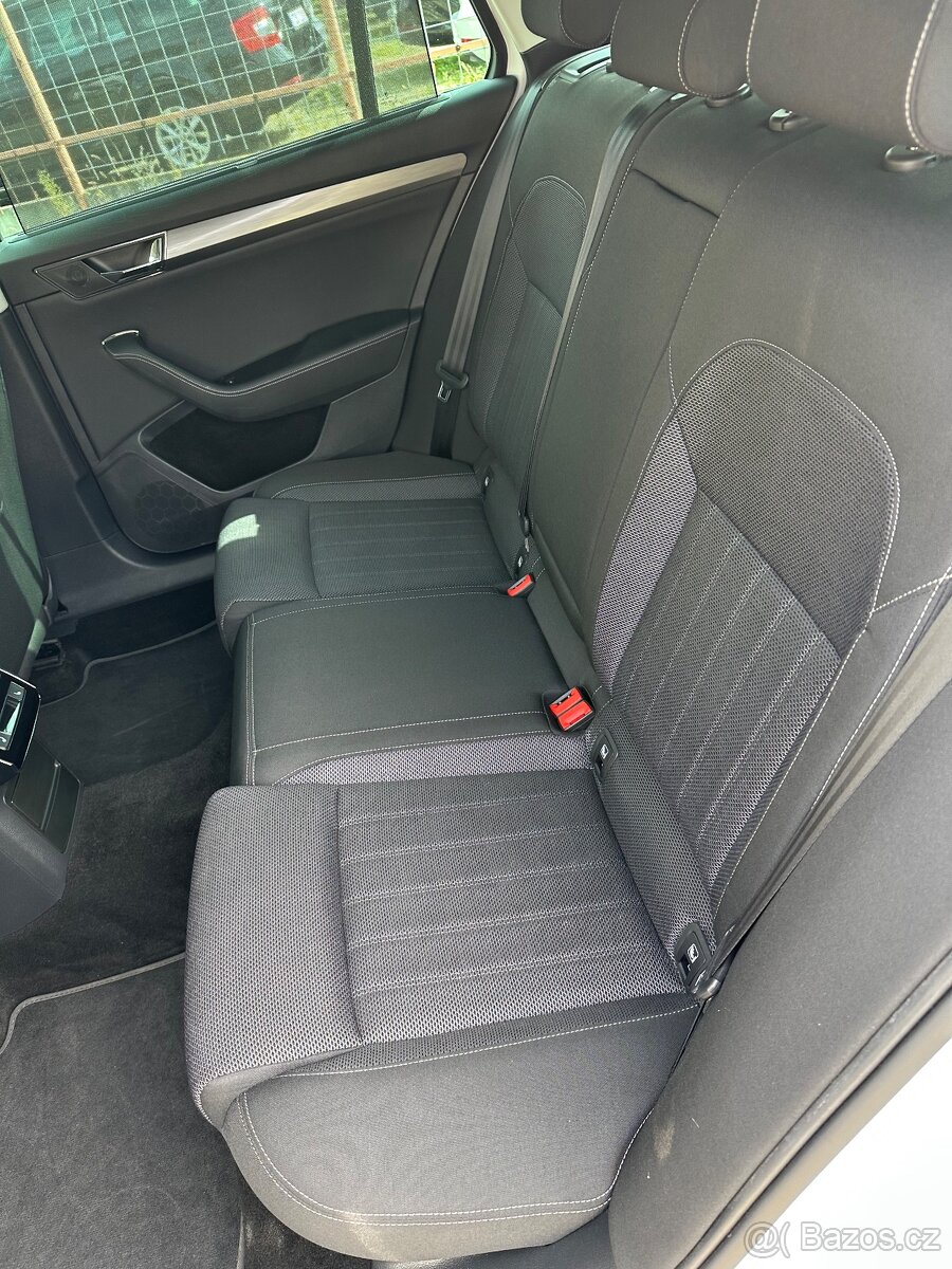 Škoda Superb 2.0Tdi 110kw style Dsg 1 majitel 2021 - 10