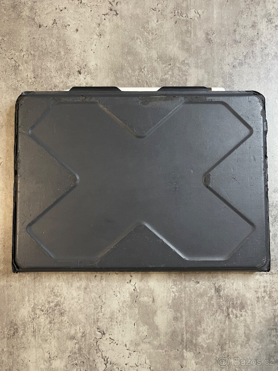 iPad Pro 10.5” 512 GB Cellular + Apple Pencil + Klávesnice - 10