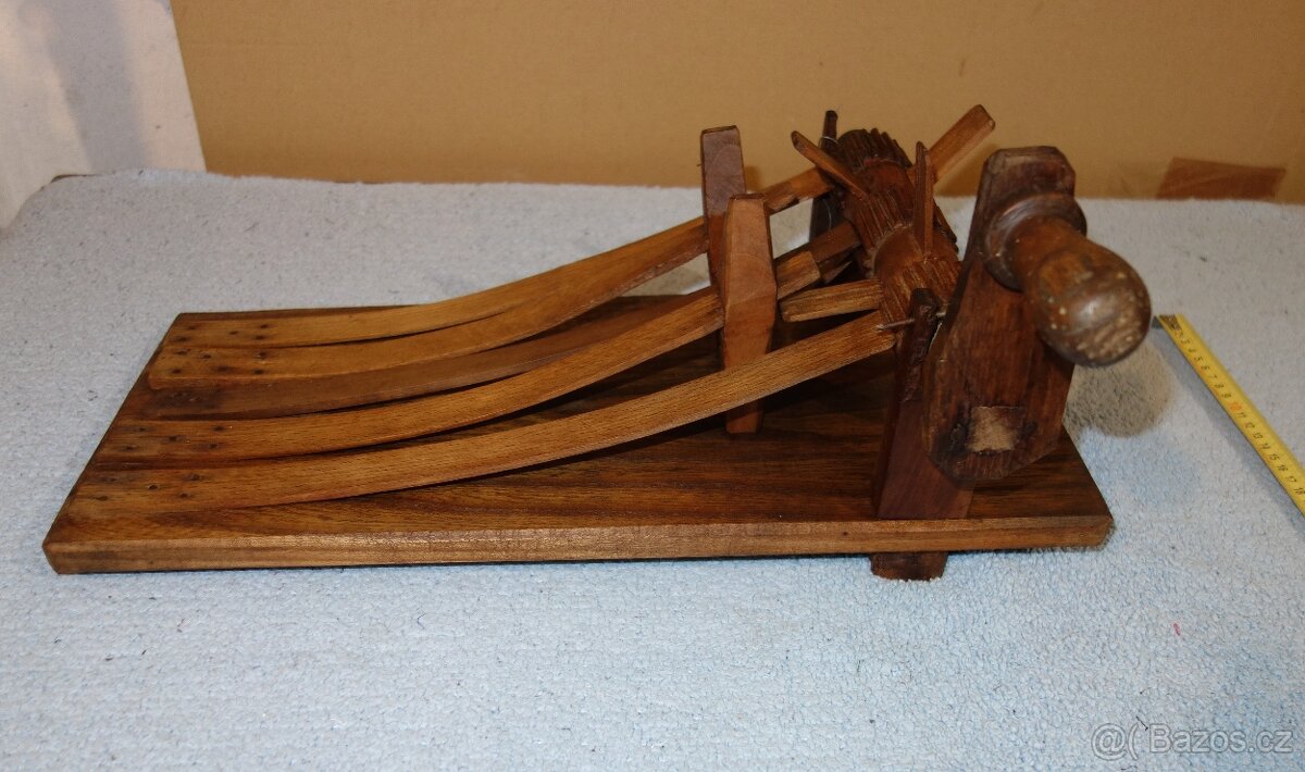 Stará velikonoční hrkačka-klapačka, super model - 10