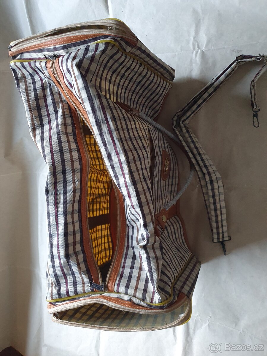 Batohy a cestovní tašky - 10
