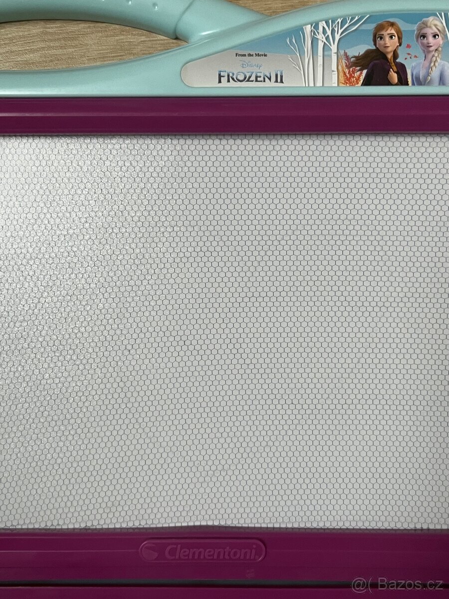 Magnetická kreslící tabulka Frozen Clementoni. - 10