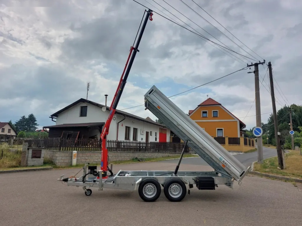 Třístranný sklápěč s rukou - 10