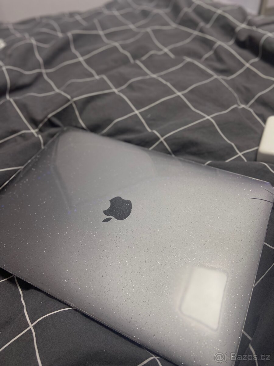 MacBook Air 13" 16GB RAM/256GB - 10