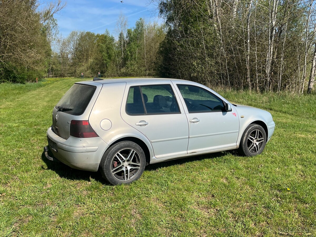 Volkswagen Golf 4 1,6 74kw - 10