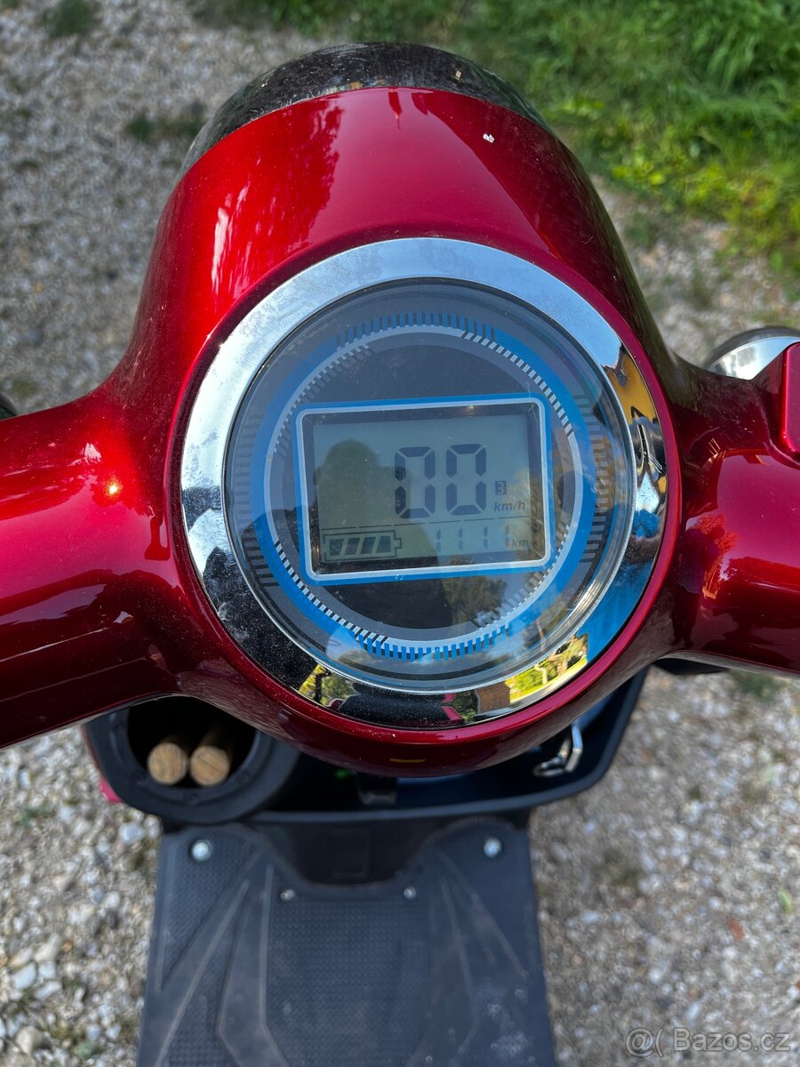 Elektrický čtyřkolový seniorský vozík - 10