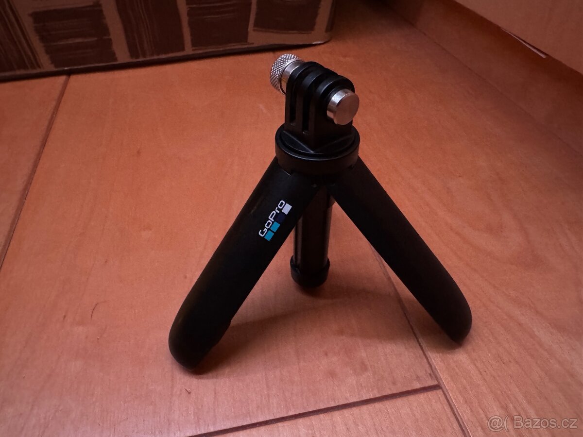 GoPro HERO 10 Black + originální příslušenství - 10