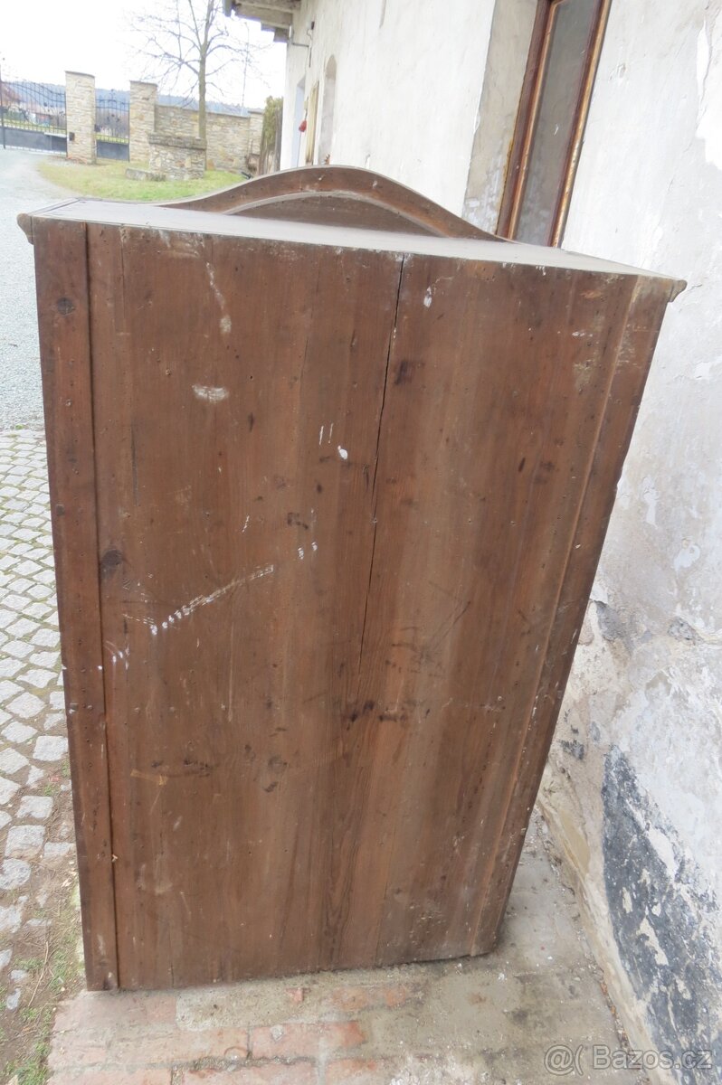Dubová vitrína - 10