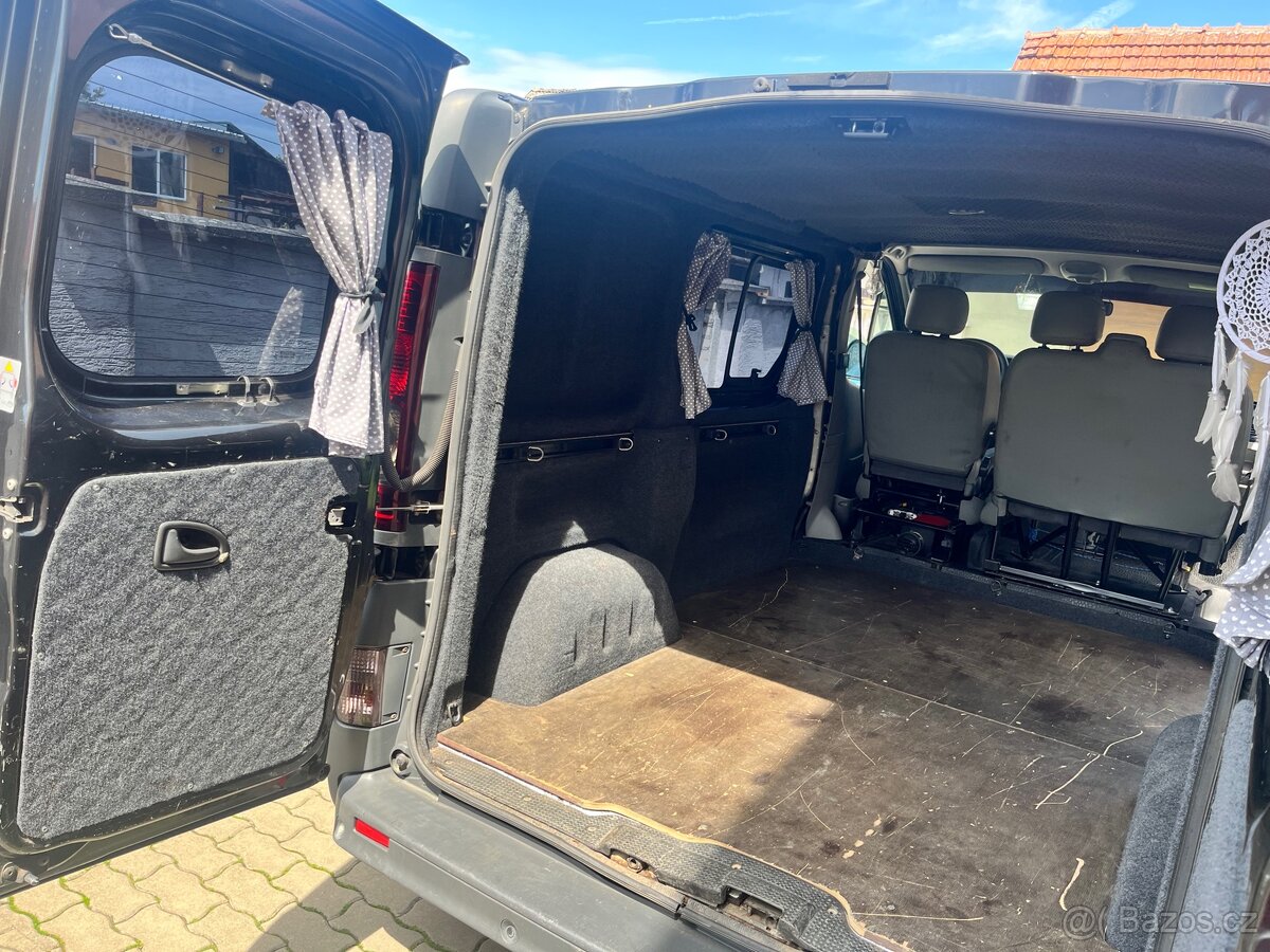 Renault Trafic 2.0 DCi - 10