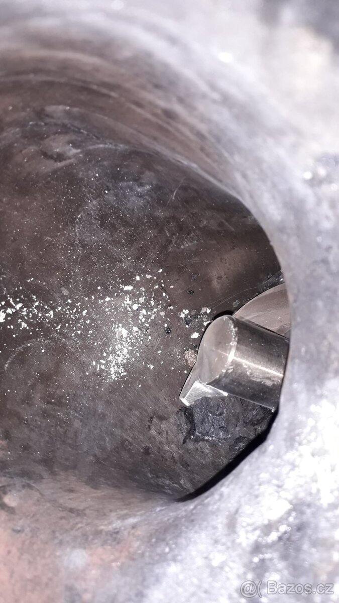 Podávací šnek - 10