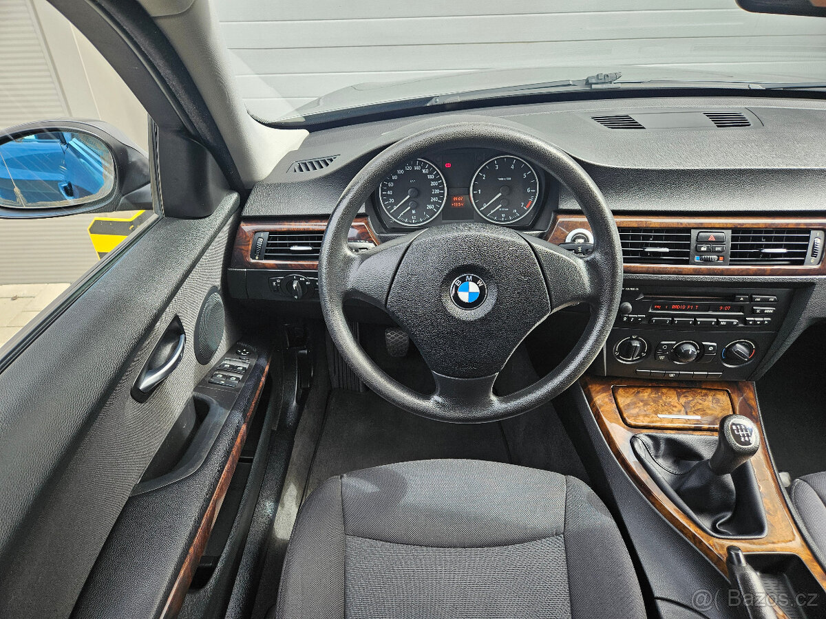 BMW e90 320i 110 kW - 10