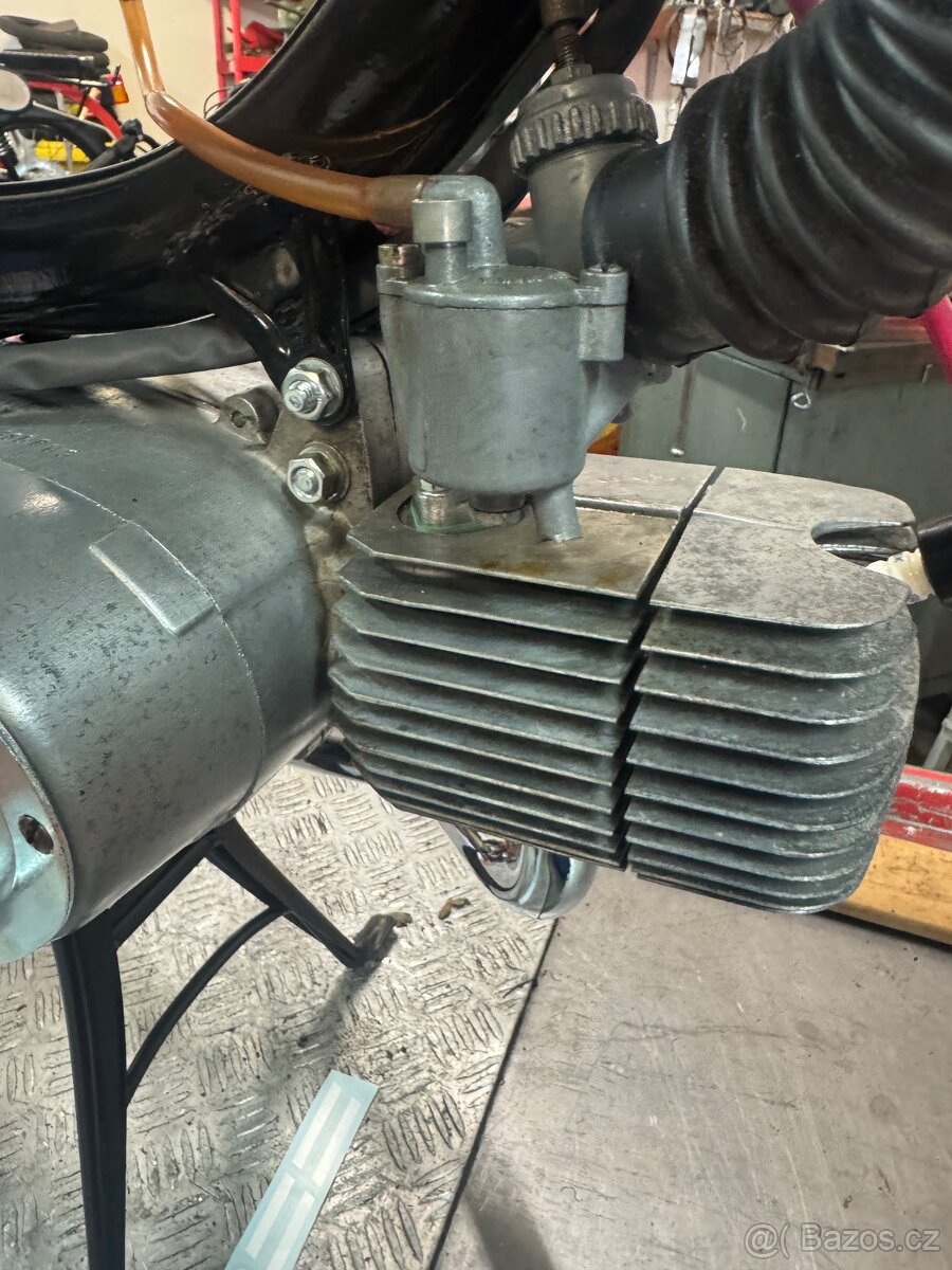 Jawa 23 Mustang - 10
