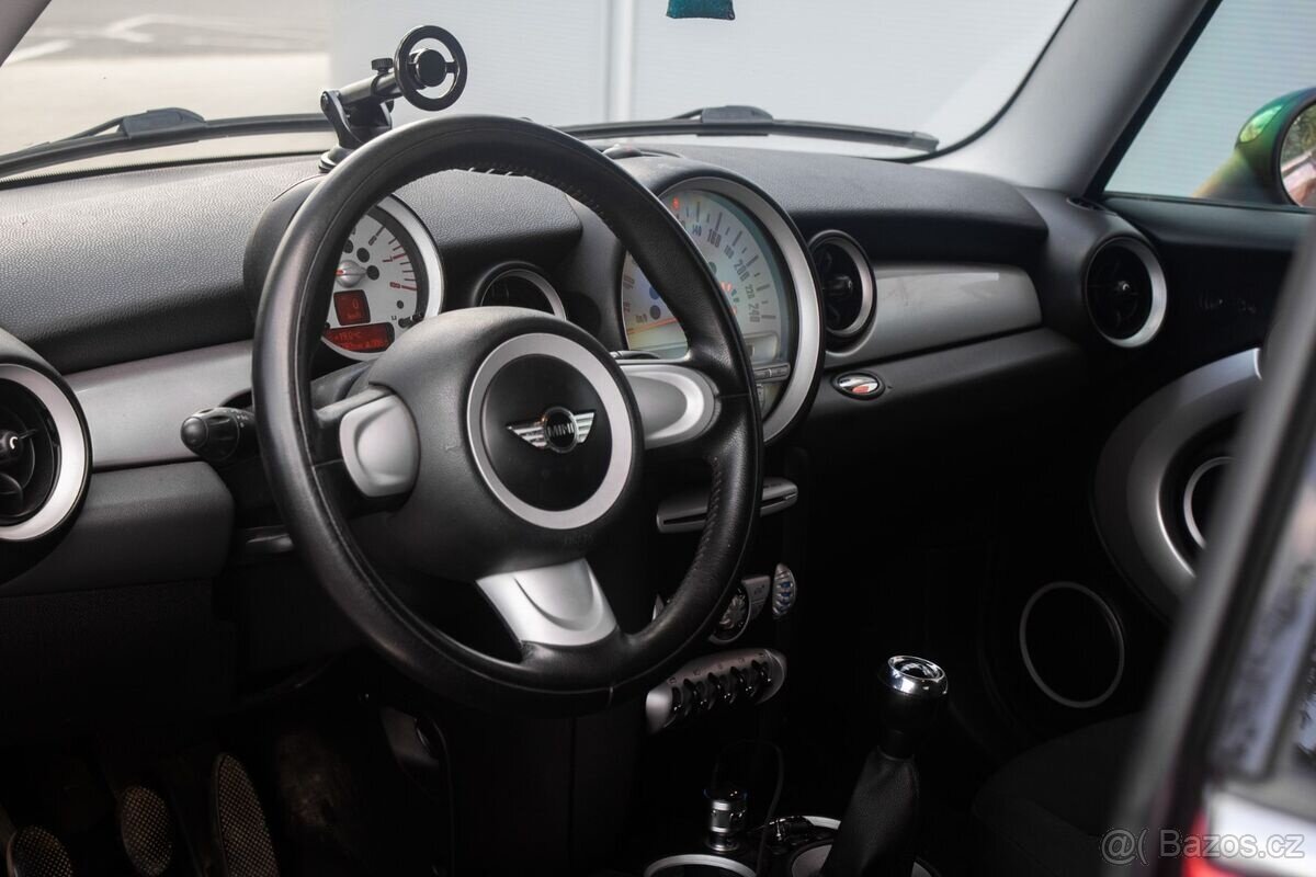 Mini Cooper 1.6 88kW (2007) - 10