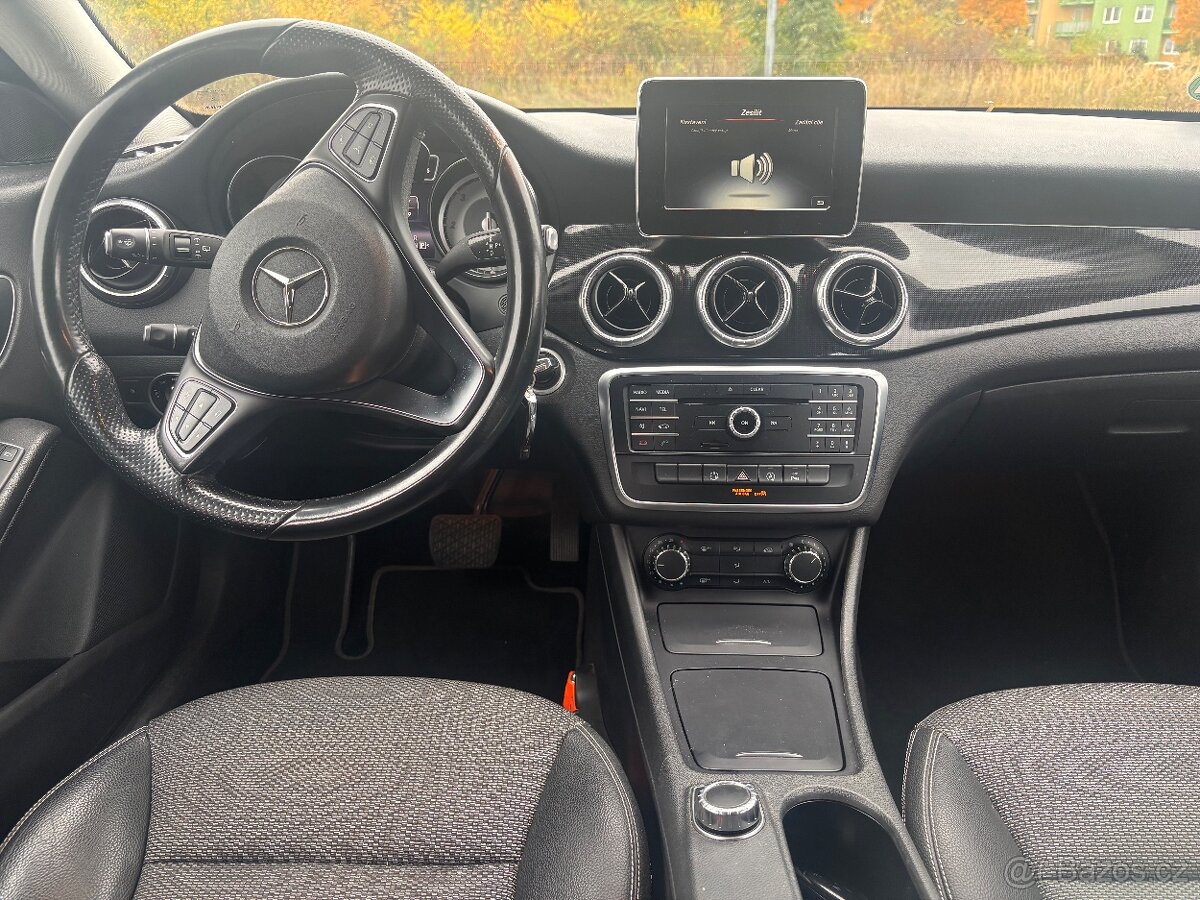 Mercedes-Benz CLA 200 DCI - 10