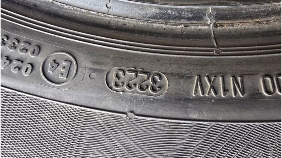 Zimní pneu 225/55/17 Continental - 10