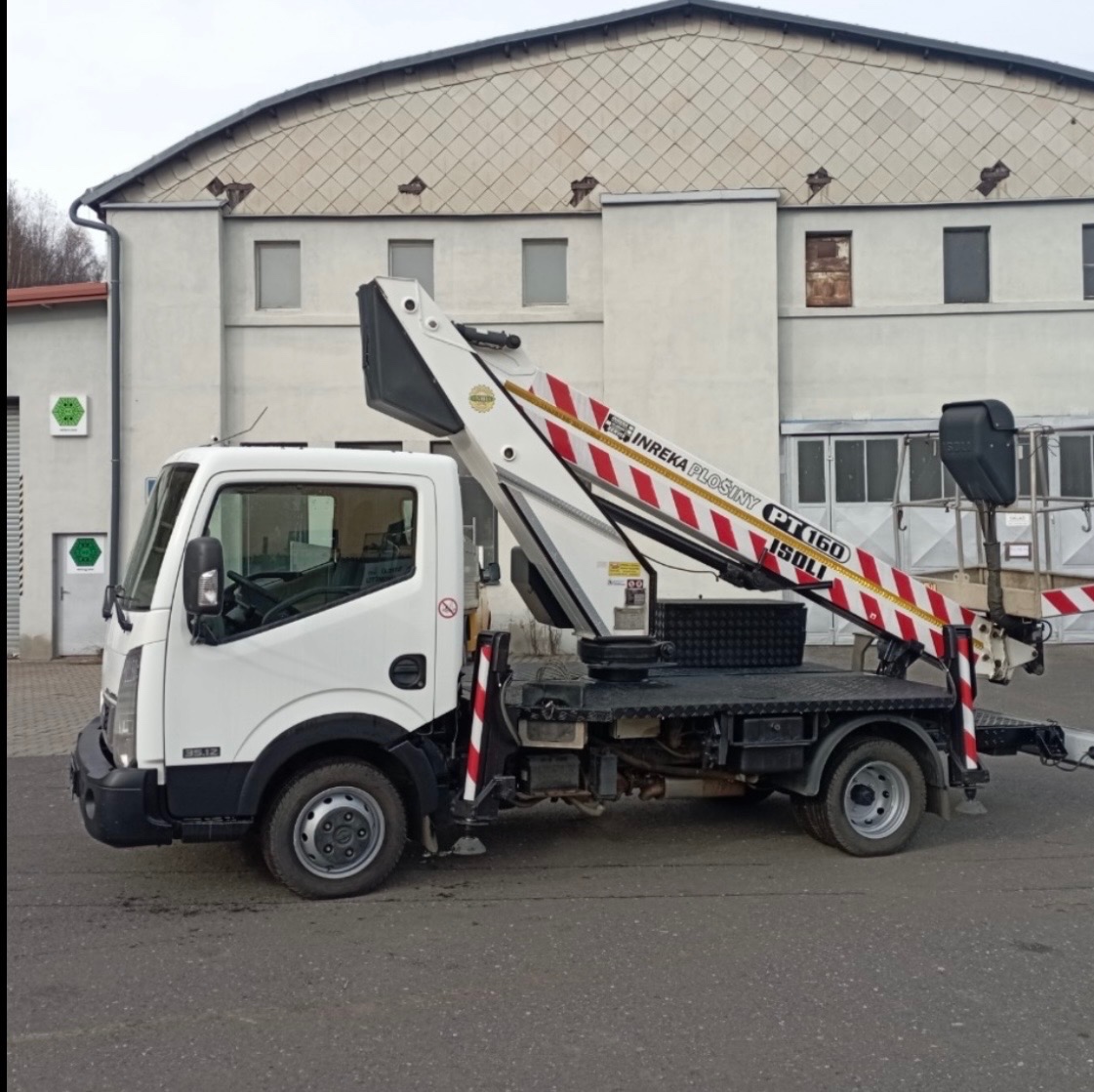 Nissan Cabstar - montážní plošina - 10