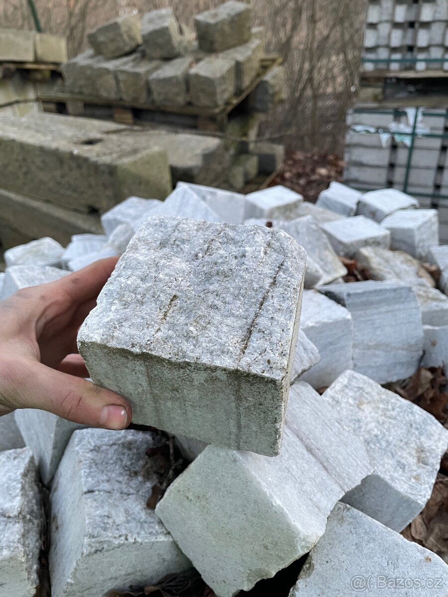 Stavební materiál, dlažba, skruže, obrubníky - 10