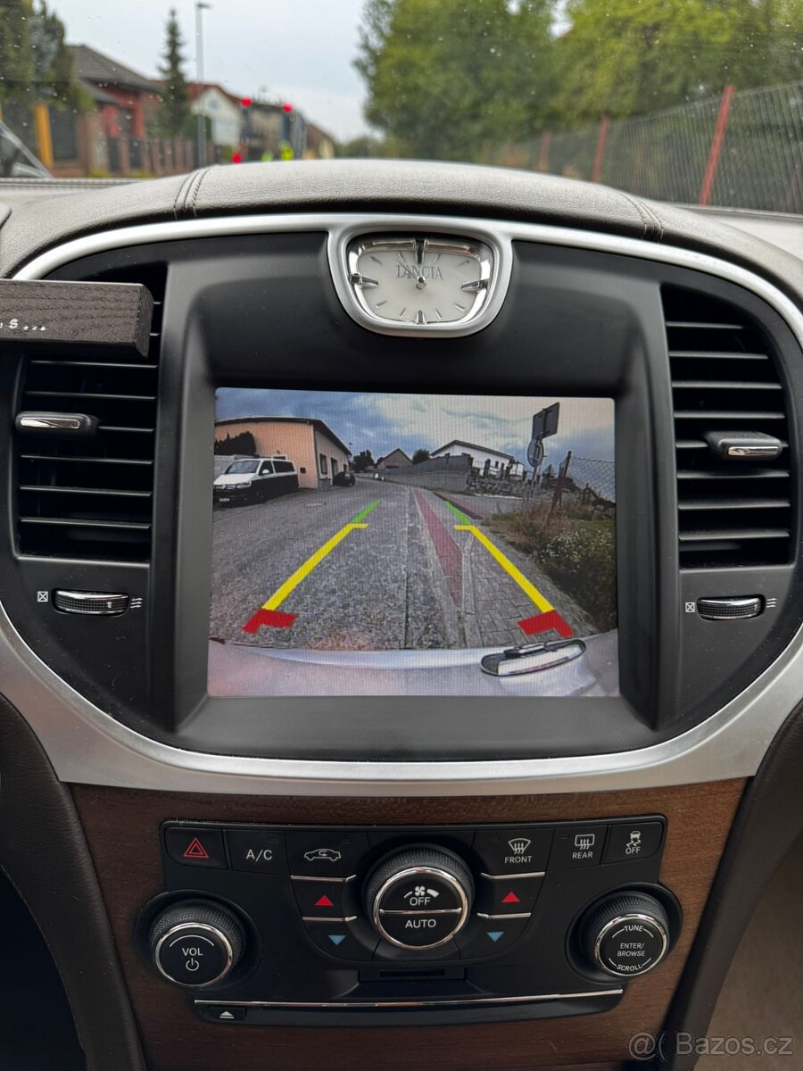 Lancia Thema-Chrysler 300 C - 10