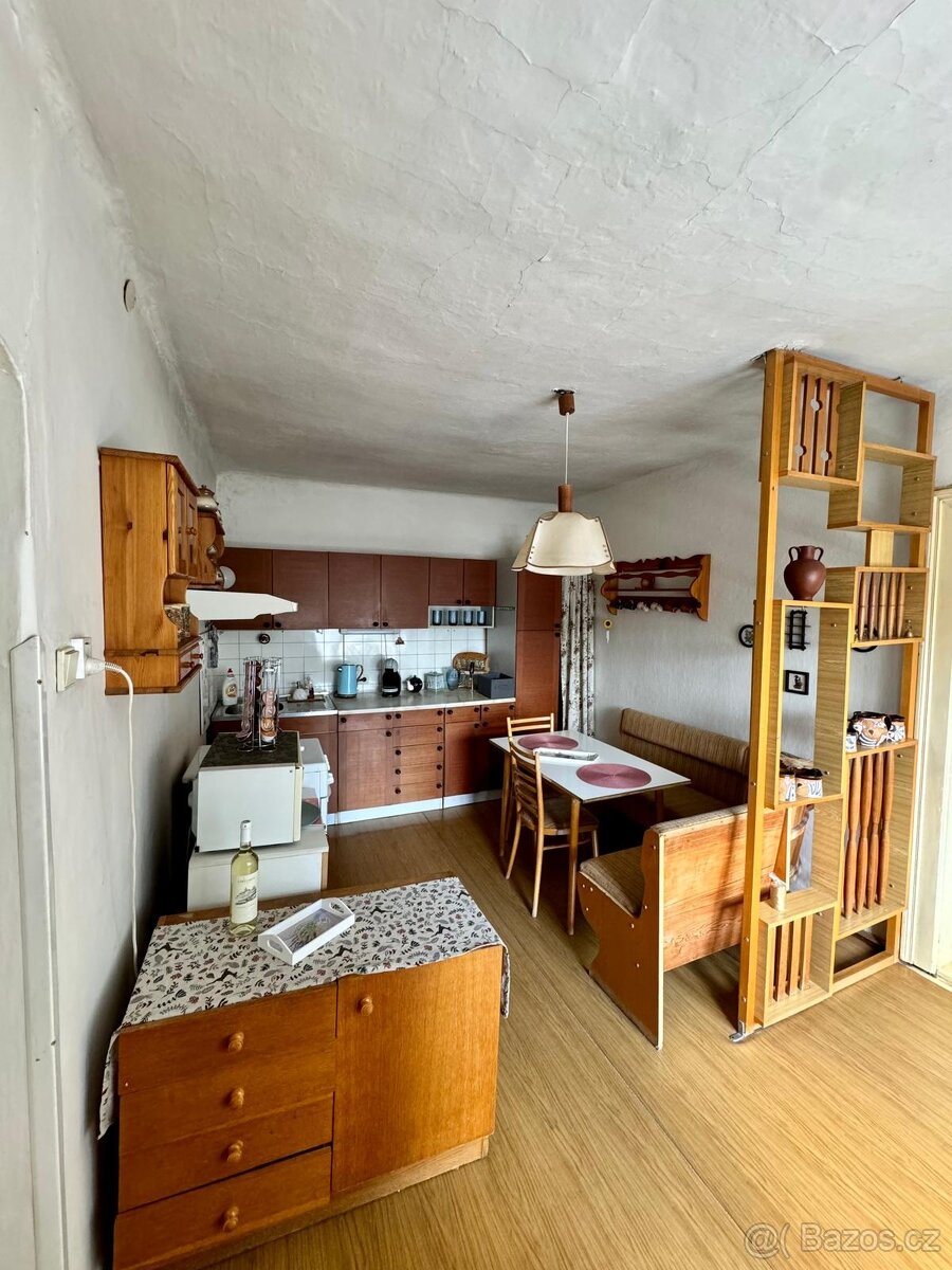 Byt 3+1 (82,6 m²) s terasou, garáží a stavebním pozemkem - 10