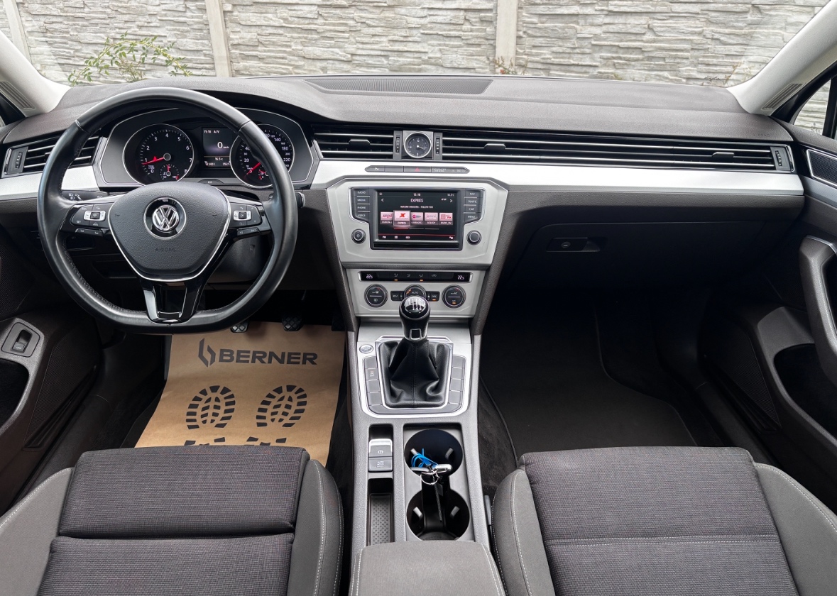 VOLKSWAGEN PASSAT 1.4 TSI BMT M6 - 10