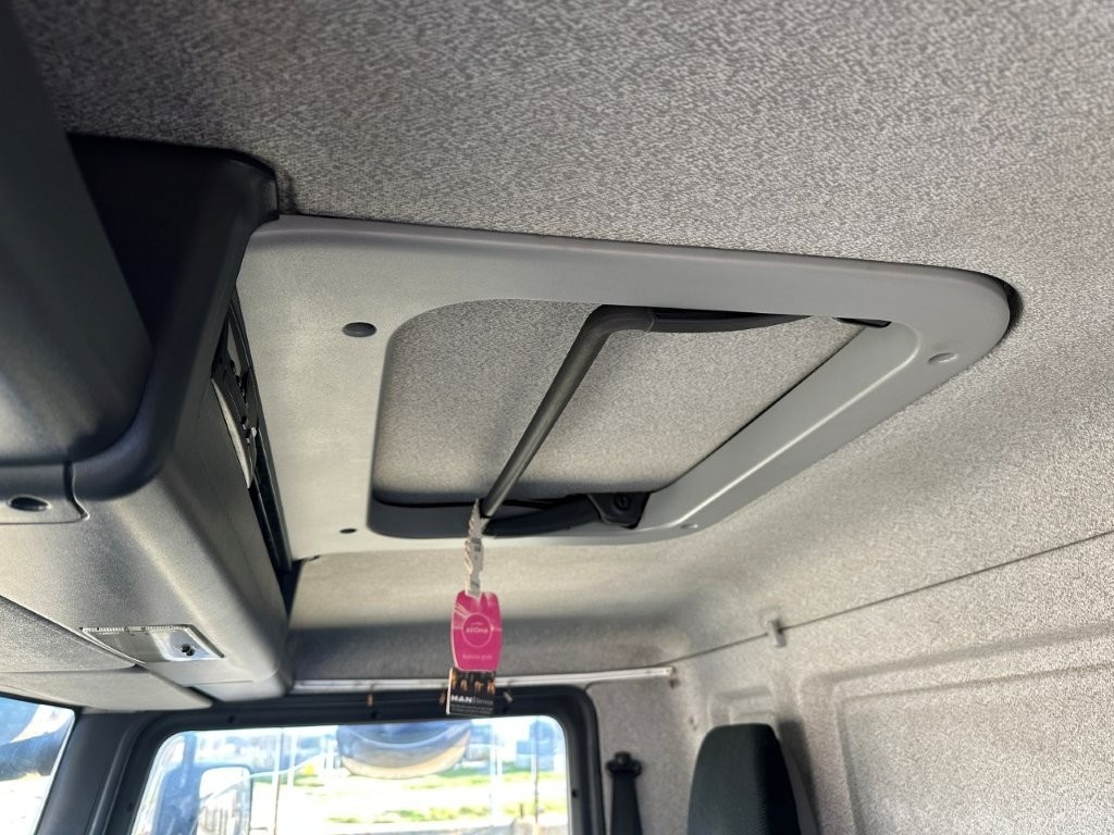 MAN TGL 12.250 , skříň, čelo, klima E6 - 10