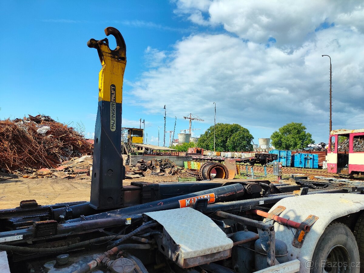 DAF CF s hydraulickou rukou a natahovacím hákem - 10