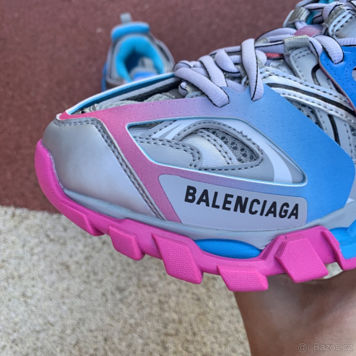 Balenciaga - 10