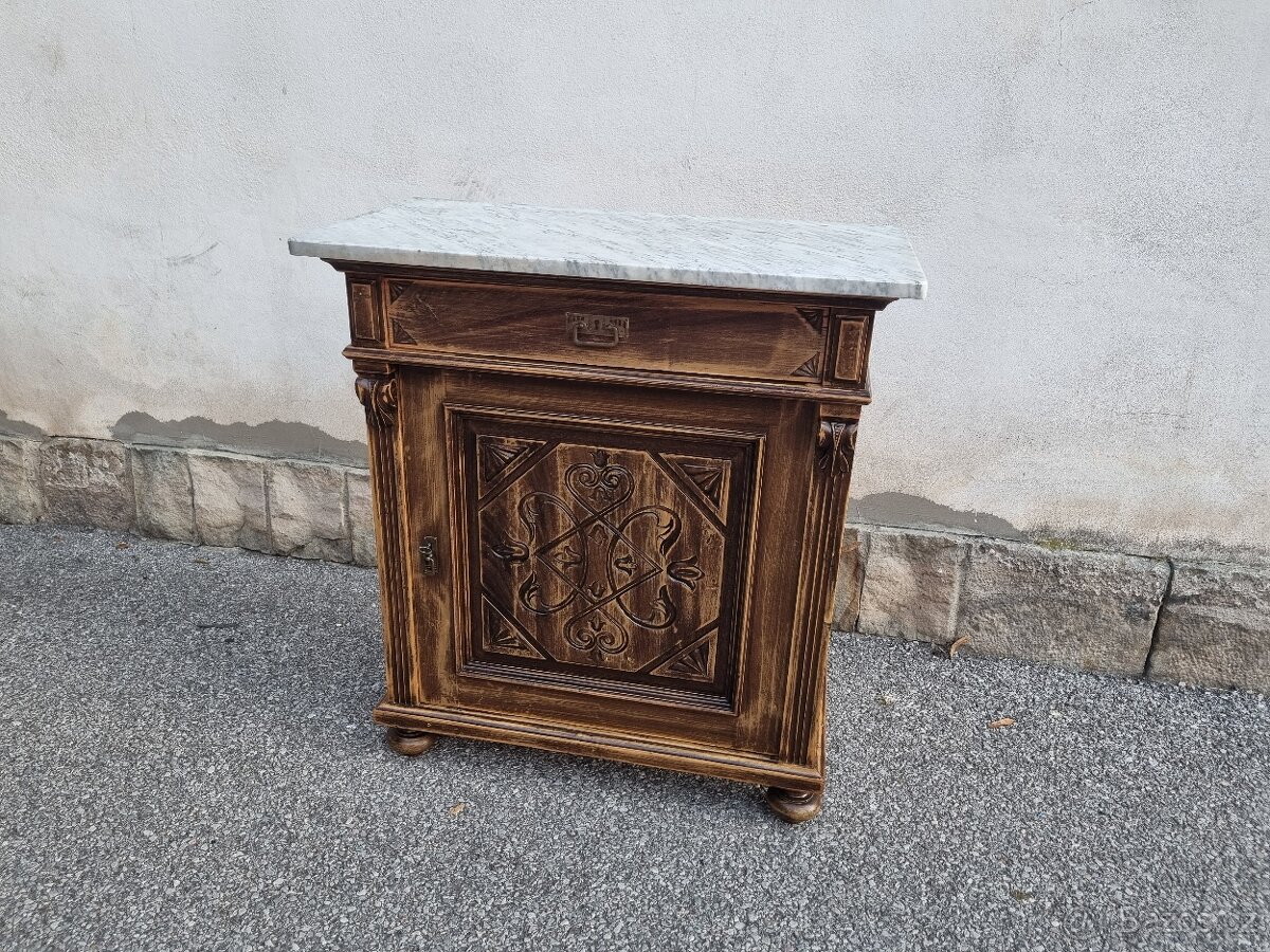 KRÁSNÁ STARÁ KOMODA SE ZRCADLEM - 10