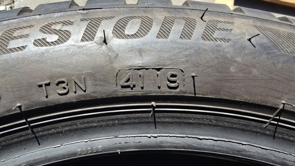 Zimní pneu 225/45/18 Bridgestone - 10