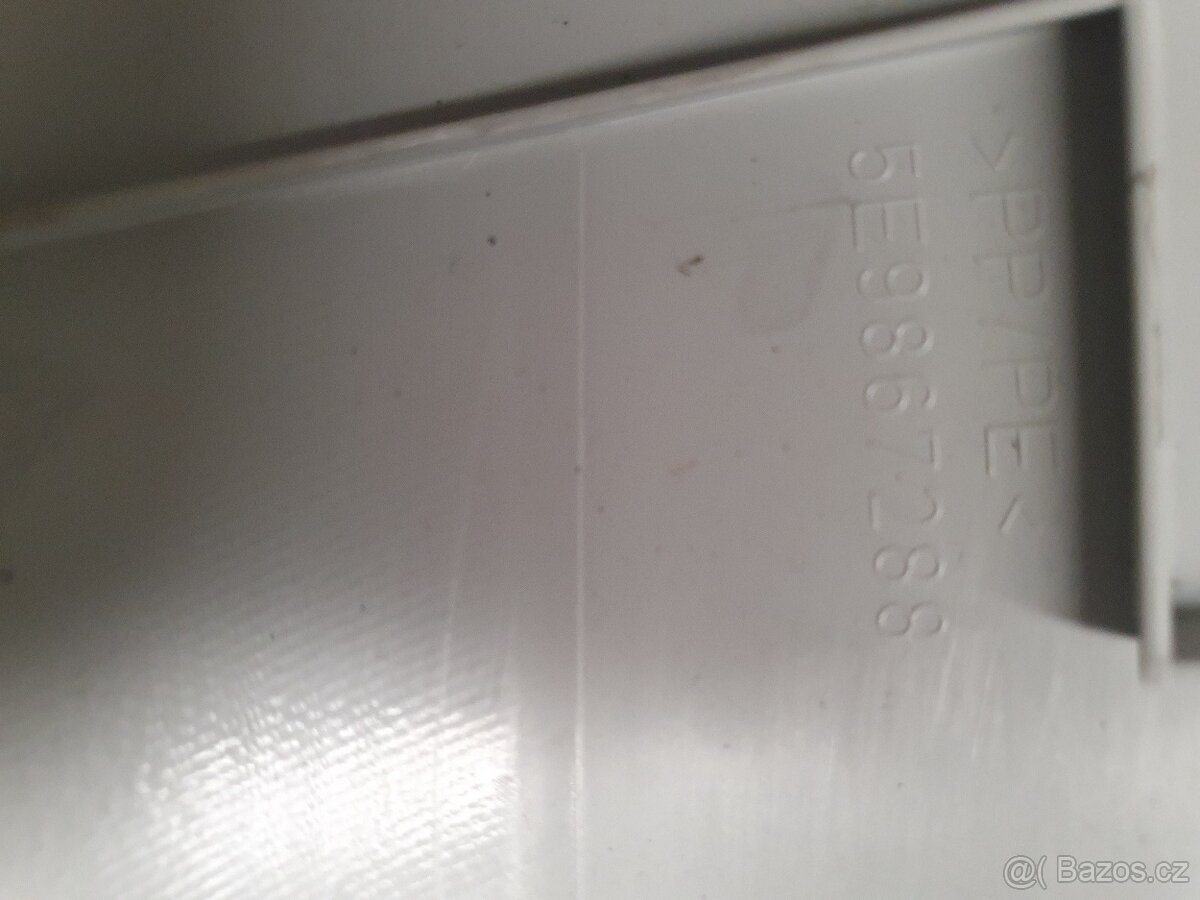 Vnitřní plasty Škoda Octavia 3 - 10