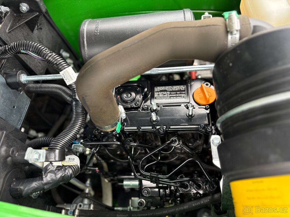 John deere 1025r - 10