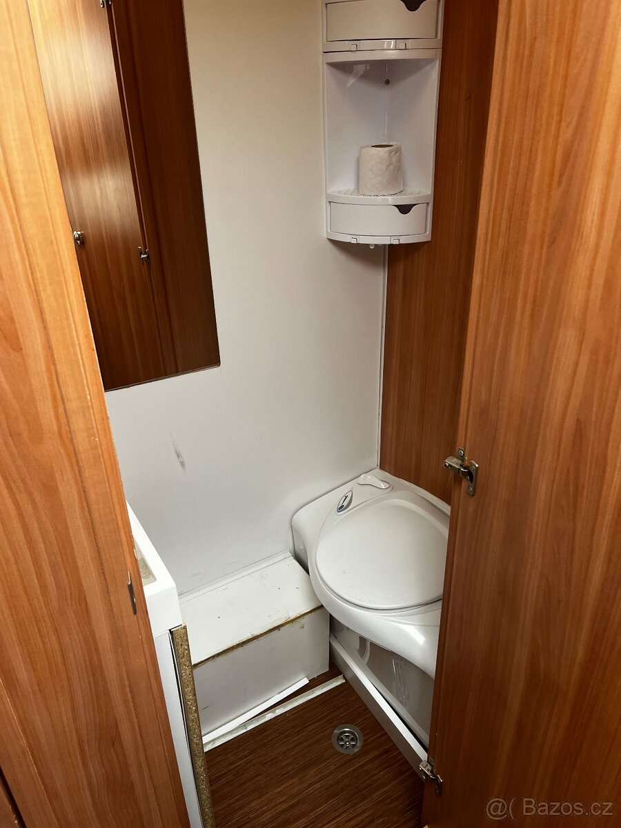 Karavan Hobby 24B De Luxe – r.v. 2011 – výborný stav - 10