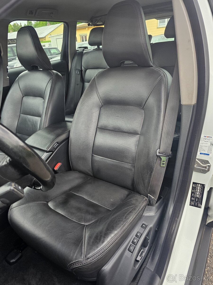 VOLVO XC70 2016 2.0D4 133kW SUMMUM,TEMPOMAT,VÝHŘEVY,SERVISKA - 10